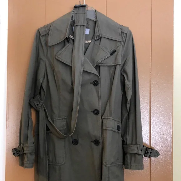 Attention to detail. Stylish army green jacket - Picture 1 of 5